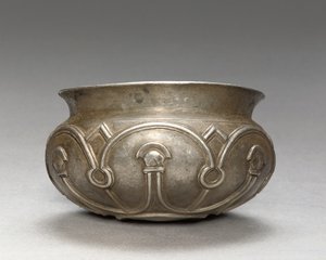 Tigela pré-aquemênida, século 6 aC (prata) de Persian School
