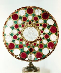 A Taça de Salomão, tendo um alívio cameo de um rei, Período Sassânida (226-651) (ouro, cristal de rocha, granada e vidro verde)