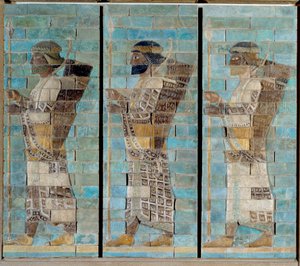 O friso dos arqueiros, do palácio de Dario I, rei da Pérsia, em Susa (século VI a.C.). O fundo em tijolo em relevo, enviado por e-mail. 510 A.C. Paris, Museu do Louvre. de Persian School