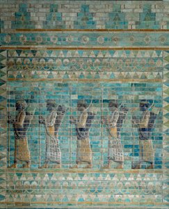 O friso dos arqueiros, do palácio de Dario I, rei da Pérsia, em Susa (século VI a.C.). O fundo em tijolo em relevo, enviado por e-mail. 510 A.C. Paris, Museu do Louvre. de Persian School