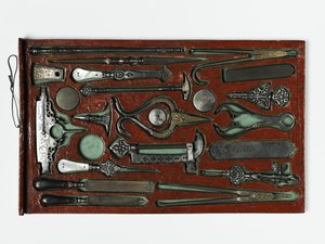 Kit de ferramentas retratando a Sagrada Família, c.1830 (meios mistos) de Persian School