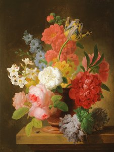 Ainda vida de flores em uma urna de mármore