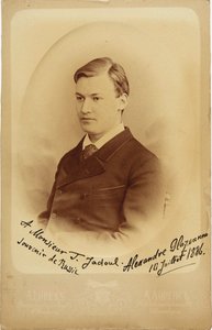 Retrato do compositor Alexander Glazunov 1865-1936, 1886. de Petersburg . Photo studio Alfred Lorens
