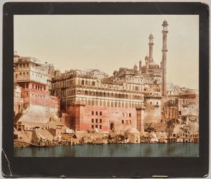 Índia. Benares. Mesquita de Aurangzeb, após uma foto do Dr. Kurt Boeck de Photoglob Co. (Zurich, active c. 1890 1910)