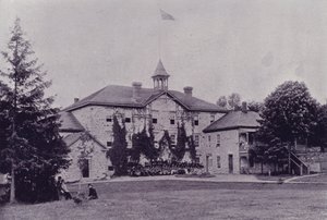 Canadá: Shingwauk e Wawanosh Home (foto a p/b) de Photographer Canadian
