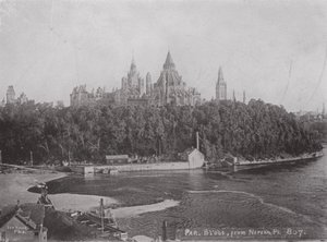 Os Edifícios do Parlamento, Ottawa, de Nepean Point (foto a p/b) de Photographer Canadian