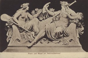 Figuras alegóricas representando o Reno e o Mosel no Nationaldenkmal, monumento comemorativo da unificação da Alemanha, Rudesheim am Rhein, Hesse (foto a p/b) de Photographer German