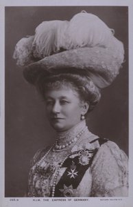Augusta Victoria de Schleswig-Holstein, Imperatriz da Alemanha e esposa de Wilhelm II (foto a p/b) de Photographer German