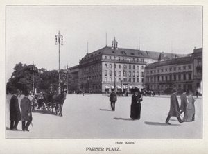 Berlim: Pariser Platz (foto a p/b) de Photographer German