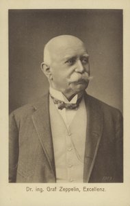 Graf Ferdinand von Zeppelin, designer e construtor de aeronaves alemão (foto a p/b) de Photographer German