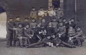 Grupo de soldados do exército alemão (foto a p/b) de Photographer German