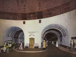 Hamburgo: Elbtunnel, construído 1908-11 comprimento 450m, profundidade 20m u W custo ca 11 Mill M (foto)