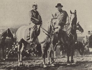 Kaiser Wilhelm II da Alemanha e o presidente americano Theodore Roosevelt observando o exército alemão em manobras de Photographer German