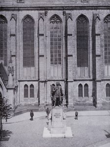Leipzig: Igreja São Tomás com Monumento Bach (foto a p/b) de Photographer German