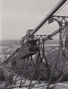 Loschwitz, trem suspenso (foto a p/b) de Photographer German