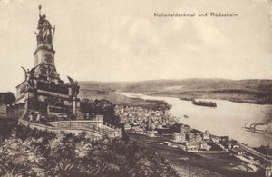 Nationaldenkmal, monumento comemorativo da unificação da Alemanha, Rudesheim am Rhein, Hesse (foto a p/b) de Photographer German