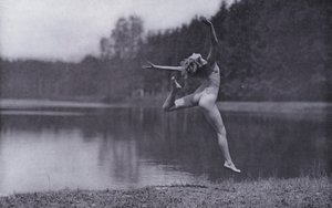 O corpo belo, cultura física para mulheres (fotografia a preto e branco) de Photographer German