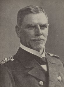 Vice-Almirante Maximilian von Spee, comandante do Esquadrão da Marinha Alemã da Ásia Oriental durante a Primeira Guerra Mundial (foto a p/b) de Photographer German