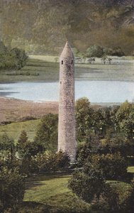 Irlanda: Antiga Torre Redonda, Glendalough, Condado de Wicklow (foto colorida) de Photographer Irish