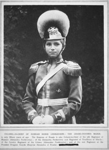 Grã-Duquesa Maria com o uniforme da Coronela-Chefe dos Granadeiros Russos do Cavalo