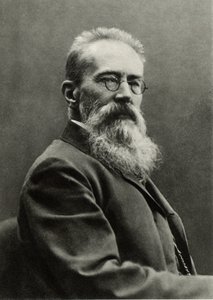 Nikolay Andreievich Rimsky-Korsakov (fotografia a preto e branco)