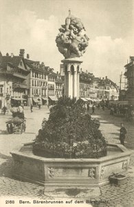 Berna, Suíça, Barenbrunnen Auf Dem Barenplatz (fotografia p/b) de Photographer Swiss