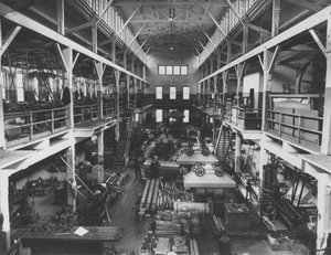 Vista interior da nova oficina mecânica em Hagley Yard, 1905
