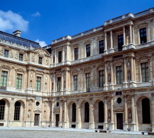 Arquitectura: vista do pátio quadrangular do Louvre. Realizado por Pierre Lescot (1515-1578)