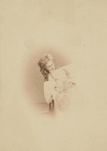 [Vinheta Sentado em Vestido Ritrosetta], 1861-67. de Pierre Louis Pierson