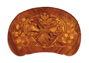Mesa Luís XV a écrire, c.1750 (tulipwood e marchetaria) (ver também 463005)