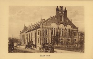 Cracóvia-Cracóvia: Edifício Sokola (fotografia a preto e branco) de Polish Photographer