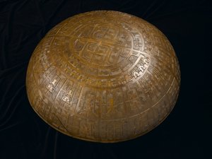 Taça Grande, Polinésia, Ilhas Marquesas (madeira)