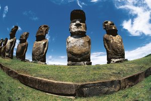 Estátuas de Moai, Parque Nacional Rapa Nui, Ilha de Páscoa, Chile