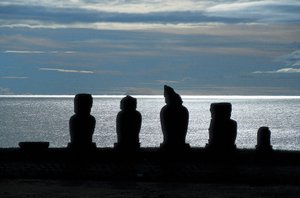 Estátuas de Moai, Parque Nacional Rapa Nui, Ilha de Páscoa, Chile