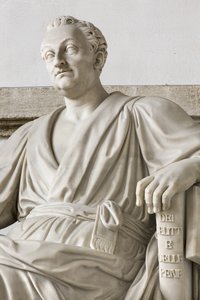 Estátua de Cesare Beccaria de Pompeo Marchesi