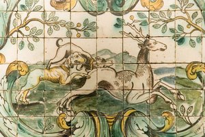 Telhas de majólica representando cães perseguindo um cervo da sala de caça no Palácio da Praia, Belém, c.1680 (cerâmica) de Portuguese School
