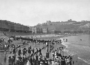 Dover: o castelo e a praia, c1896