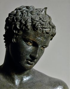 Arte grega: estátua de bronze do "jovem da Maratona" (efebe) representando o adolescente atleta Hermes atribuída ao escultor Praxitele (século IV a.C.), 460 a.C., Dim. 130 cm - Athenes, Museu Nacional de Arqueologia (inv. 15118) - A Juventude Maratona (efe