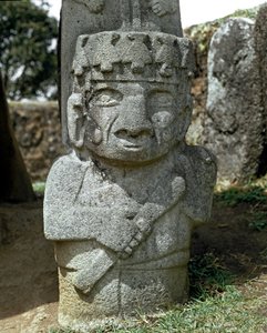 Escultura megalítica de um guerreiro de Pre Columbian Pre Columbian