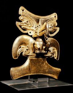 Arte pré-colombiana, civilização Tairona: pingente em forma de ave em ouro. 10-16º AD. Bogotá, Museo de oro