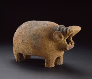 Estatueta do hipopótamo, da sepultura 134 em Hu, c.3500-3000 BC (cerâmica vermelha grosseira dos mercadorias)