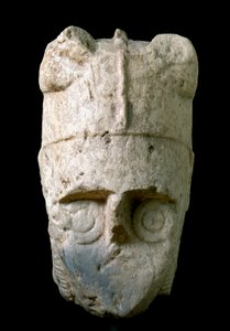 Cabeça de um arqueiro com capacete (Milhas cornutus), de Monte Prama (Cabras), conservado no Museu Nacional de Arqueologia de Cagliari de Prehistoric Prehistoric