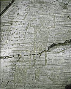 Pré-história, civilização Camunni, arte rupestre: grave rocha de representações estilizadas de guerreiros, detalhe retratando o Grande Guerreiro (H. 80 cm) armado com uma espada e um escudo. Período entre o Neolítico e a Idade do Bronze. Roche n. 50. Naqua de Prehistoric Prehistoric