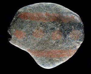 Pré-história: calhau pintado do tempo do brasileiro. 9000 AC. Saint-Germain-en-Laye, Museu Nacional de Arqueologia de Prehistoric Prehistoric