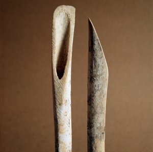Pré-história: ferramentas para remover a casca das canelas de cabras e ovelhas do Necropole de Arene Candide (Finale Liguria), Liguria. Neolítico Médio, Idade da Pedra. Genes, museo di archeologia ligure de Prehistoric Prehistoric