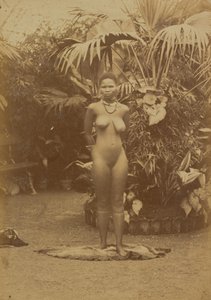 [Mulher sul-africana, nua].