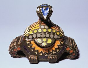 Caixa de pombos das oficinas Talashkino, c.1908 (bronze e esmalte) de Princess Maria Tenisheva