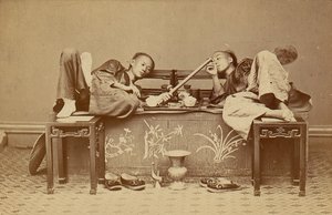 [Fumadores de ópio], década de 1870. de Pun Lun