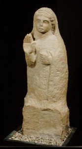 Estela funerária em forma de estatueta, séculos 4 a 3 a.C. (calcário) de Punic Punic