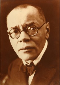 Retrato do autor Aleksey Mikhailovich Remizov (Aleksei, Alexei) (1877-1957). Fotografia de Pyotr Ivanovich Shumov (1872-1936) de Pyotr Ivanovich Shumov